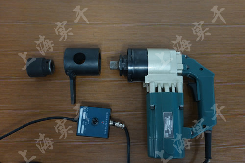 電動定扭力扳手